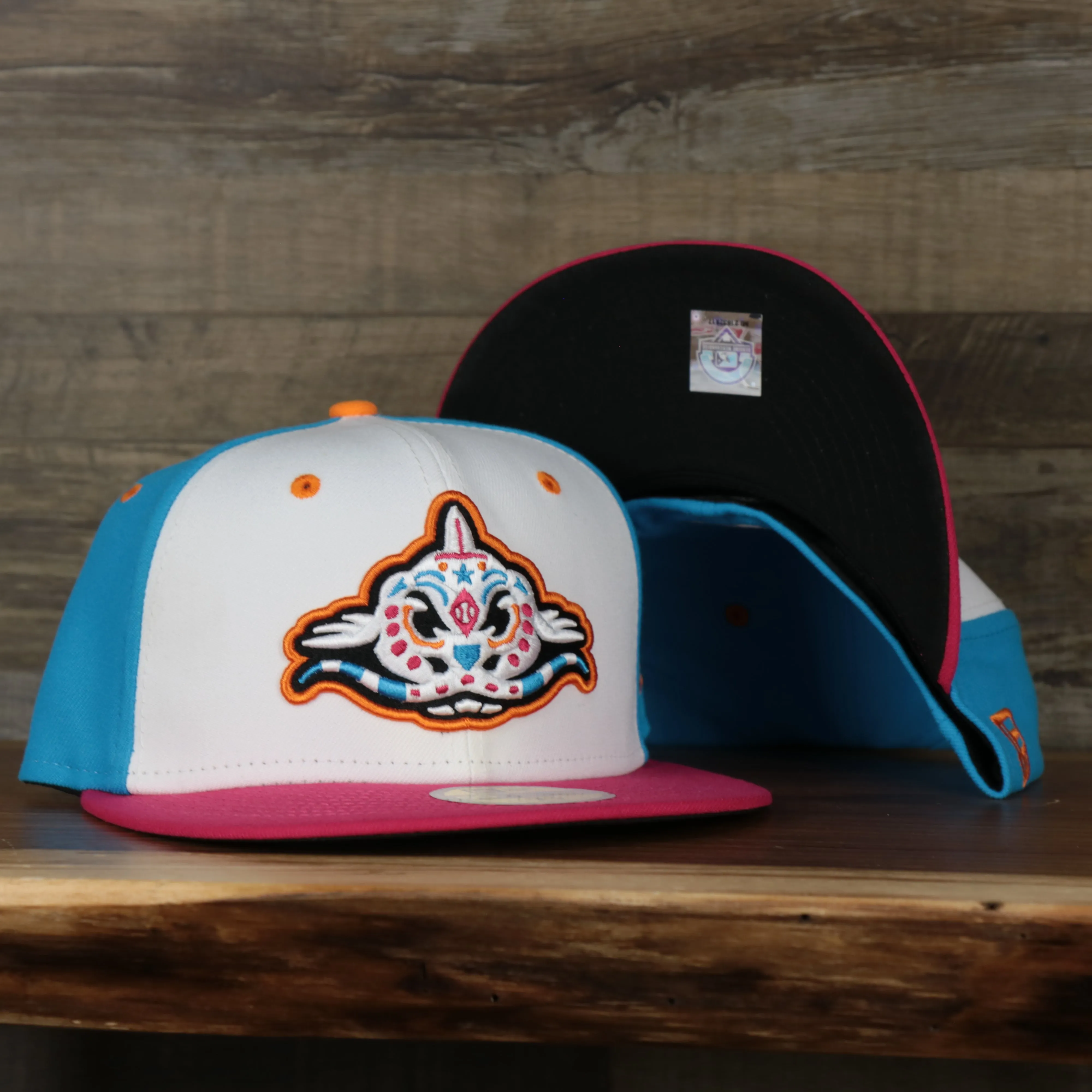 Carolina Mudcats 2022 Pescados de Carolina Copa de la Diversion On-Field Black Bottom 5950 Fitted Cap | White/Blue