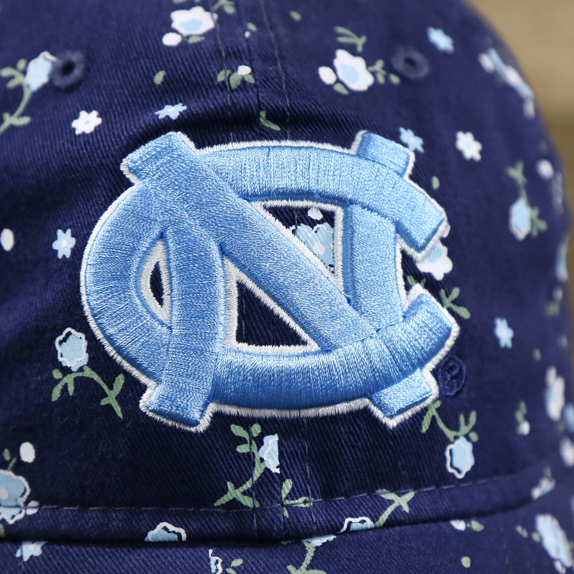 Women’s North Carolina Tar Heels All Over Micro Floral Print 9Twenty Dad hat | Navy Blue 9Twenty Hat