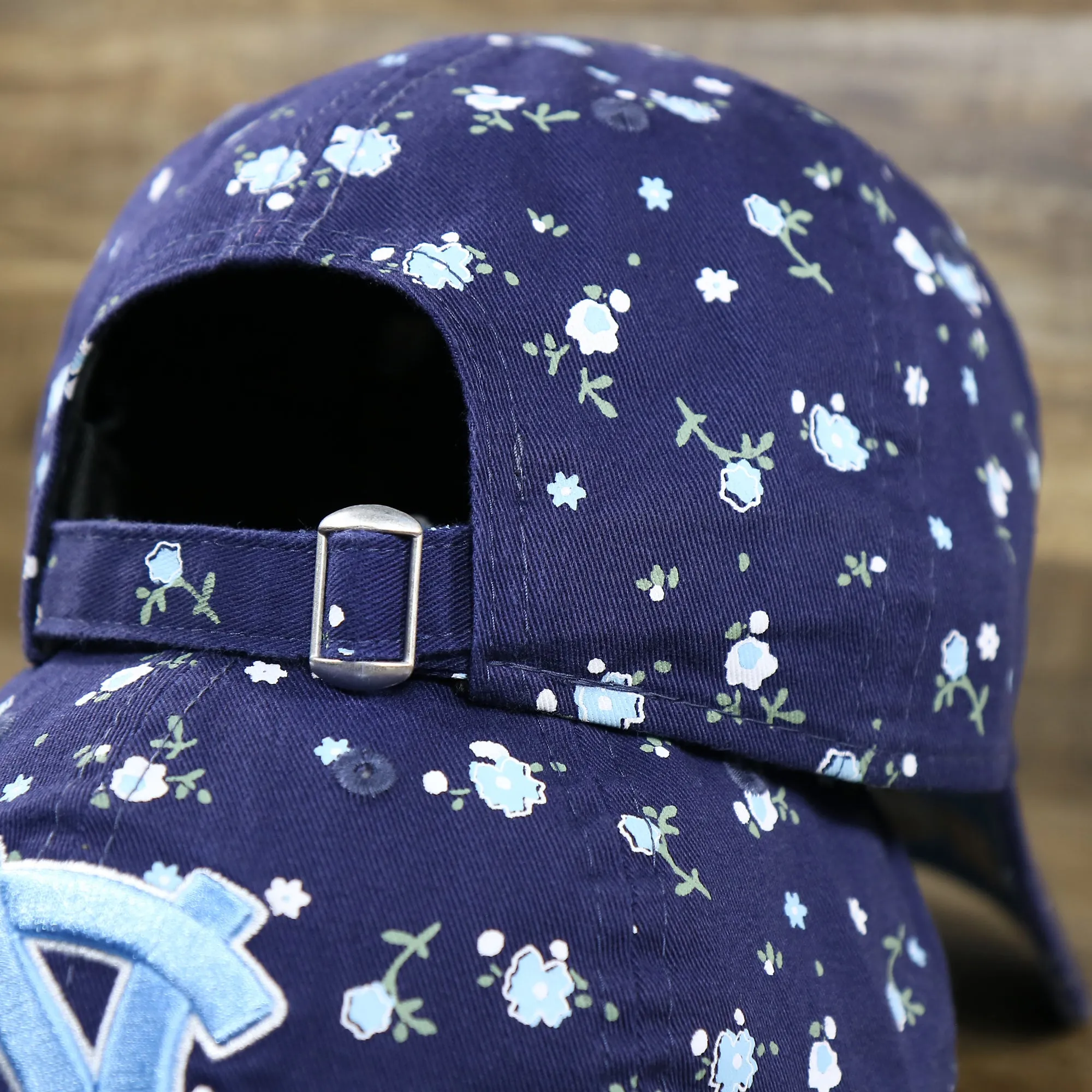 Women’s North Carolina Tar Heels All Over Micro Floral Print 9Twenty Dad hat | Navy Blue 9Twenty Hat